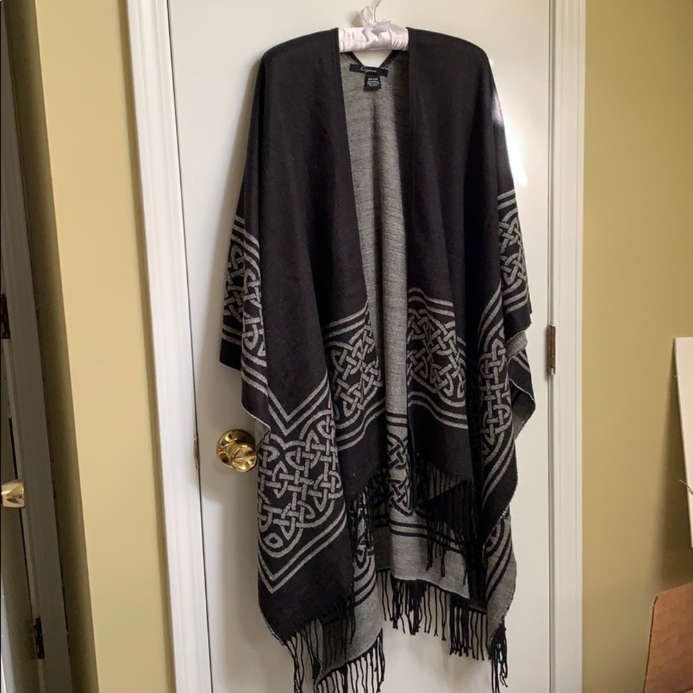 Cejon wrap cape